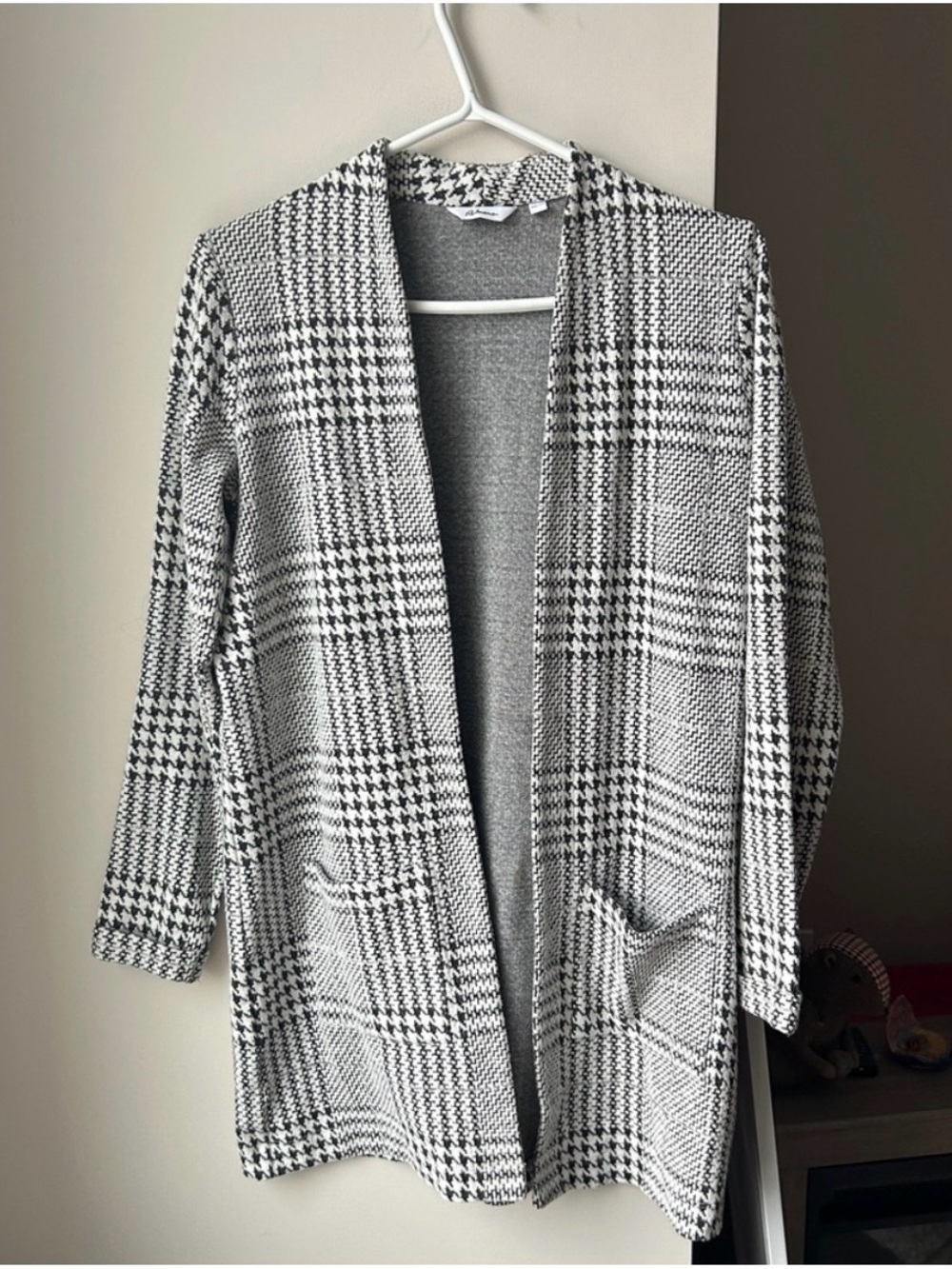 Reitmans Black and White Plaid Cardigan